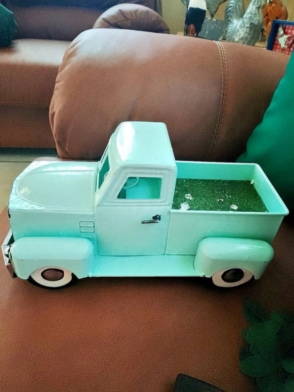 Green Vintage-Style Pickup Truck Deco